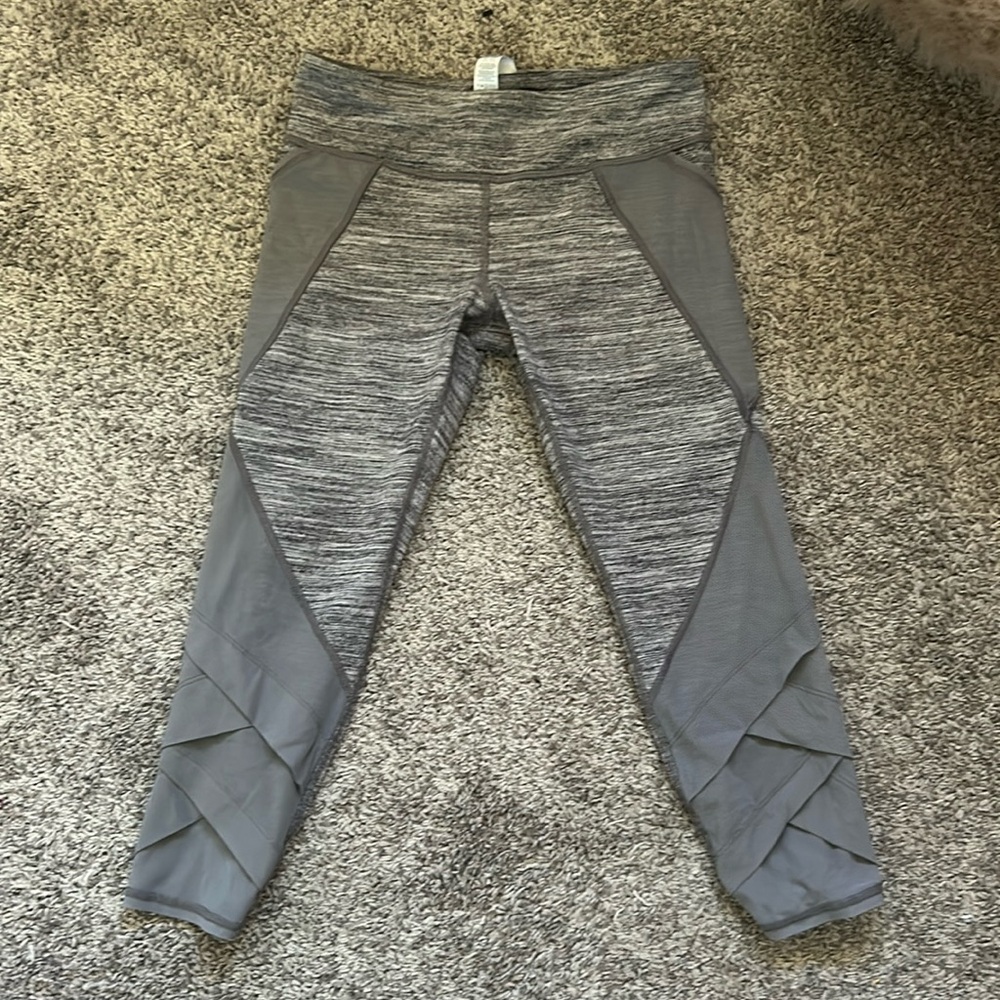 Ivivva gray shorter leggings
